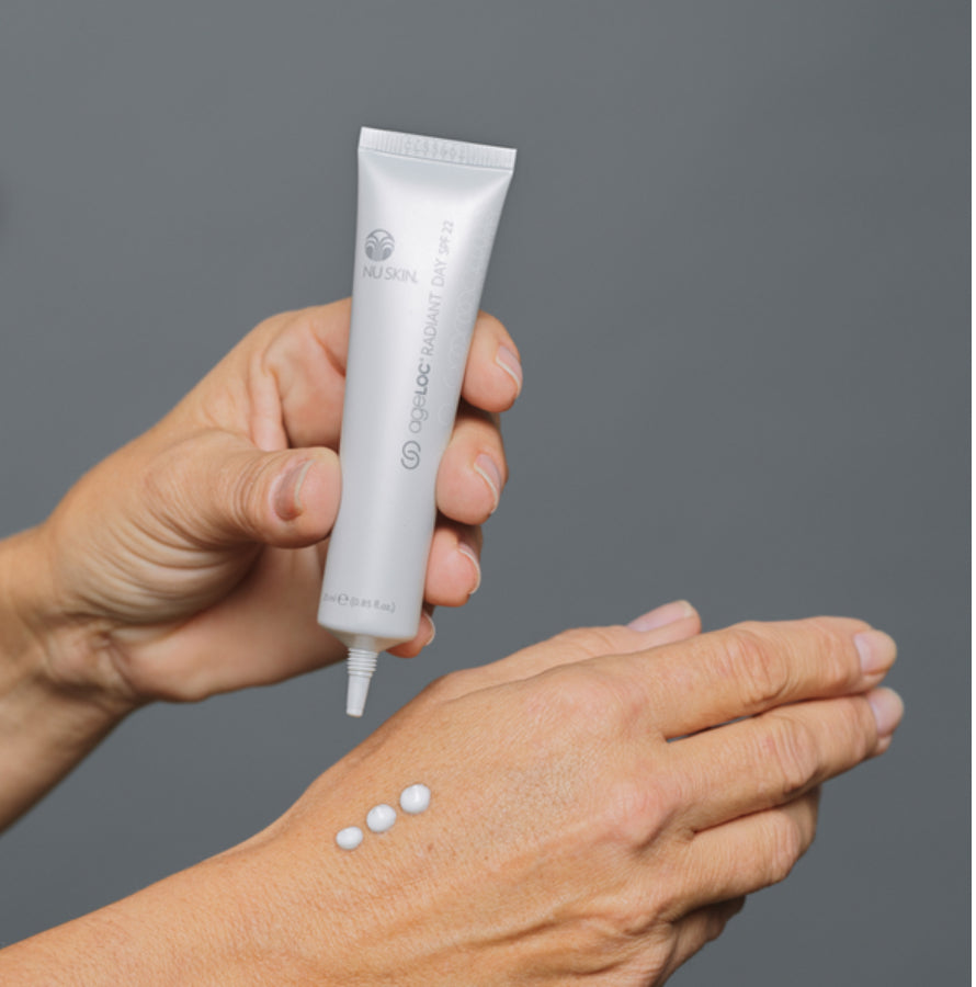 Nu Skin ageLOC Radiant Day SPF 22 Feuchtigkeitsspendende Anti-Aging-Tagescreme mit LSF